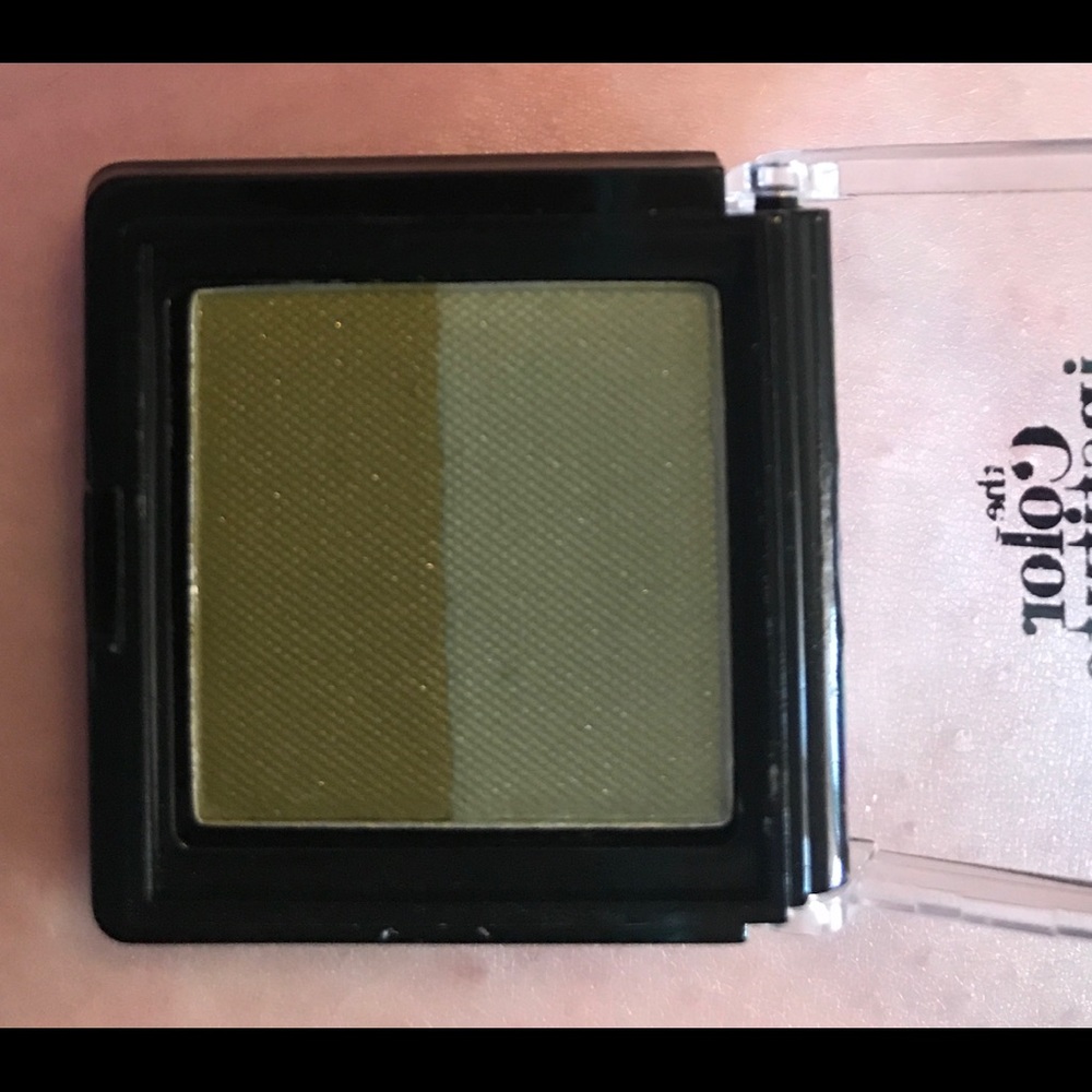 Brand new eye shadow